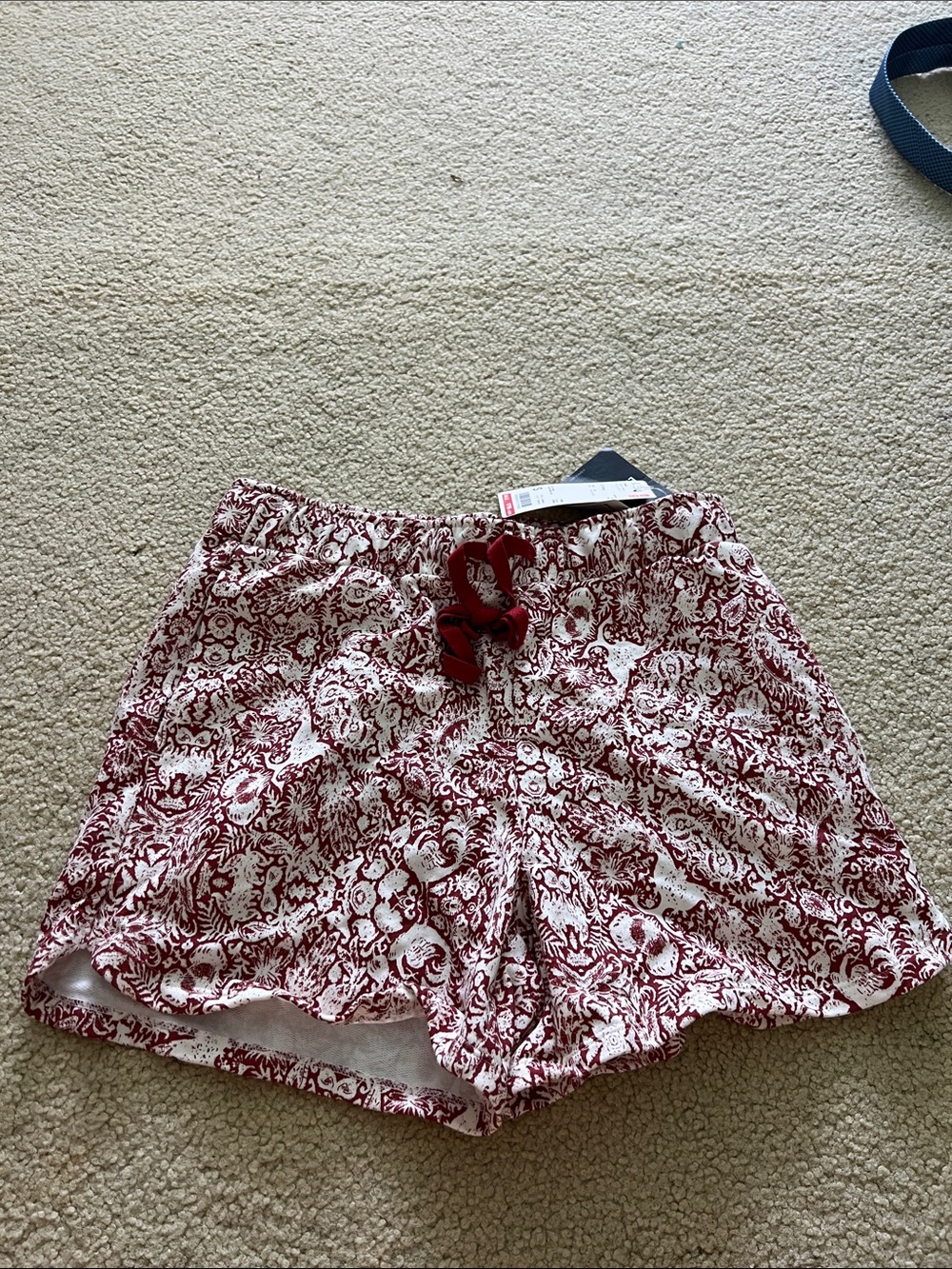 Uniqlo Red Floral Print Women's Shorts on White
